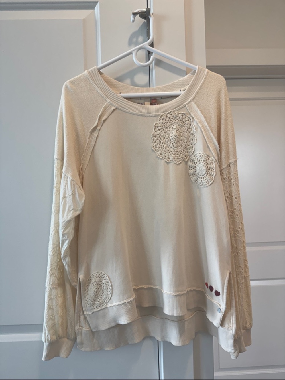 Pilcro Cream Crochet-Appliqué Long-Sleeve Sweatshirt